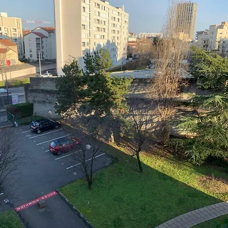 Woezon Na Mi Lyon