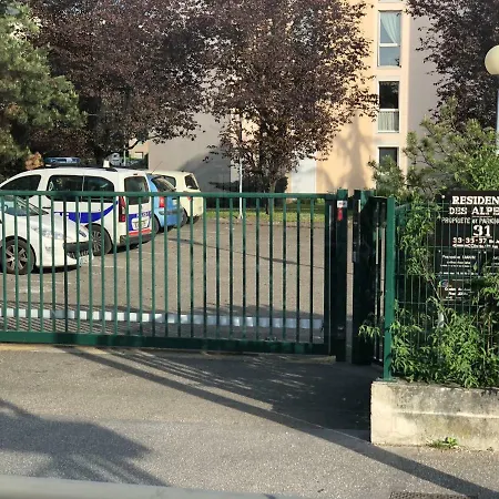 Woezon Na Mi شقة